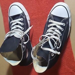 Black Hi top Chuck Taylor